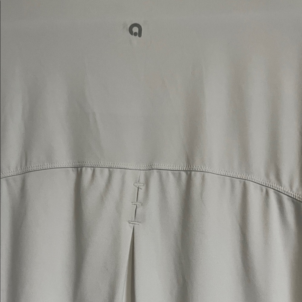 Elegant White Short Sleeve Women's Tee - Picture 2 of 4